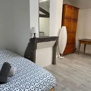 Studio Sous Les Toits Paisible , Clermont-Ferrand France